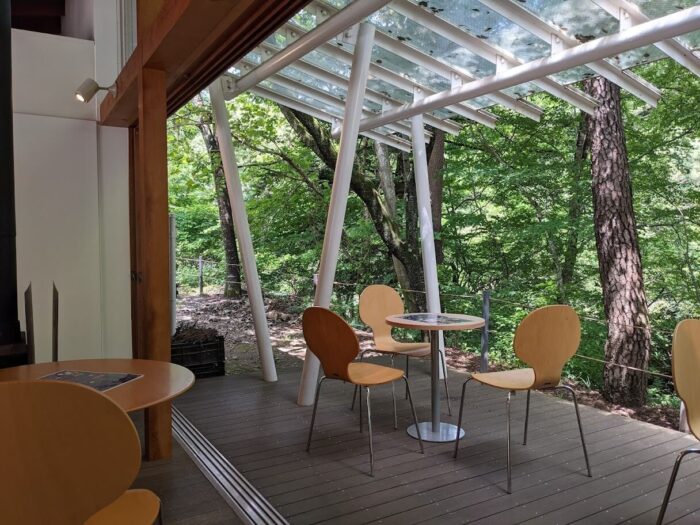 森のカフェ　ＫＩＳＥＫＩ　テラス席